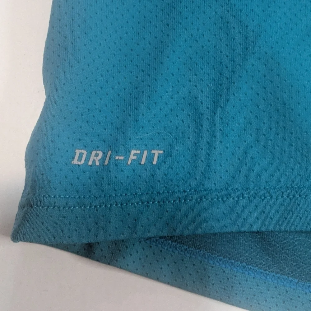 Nike Dri Fit Mens Size Large teal Blue T-Shirt Short Sleeve Moisture Wick Swoosh